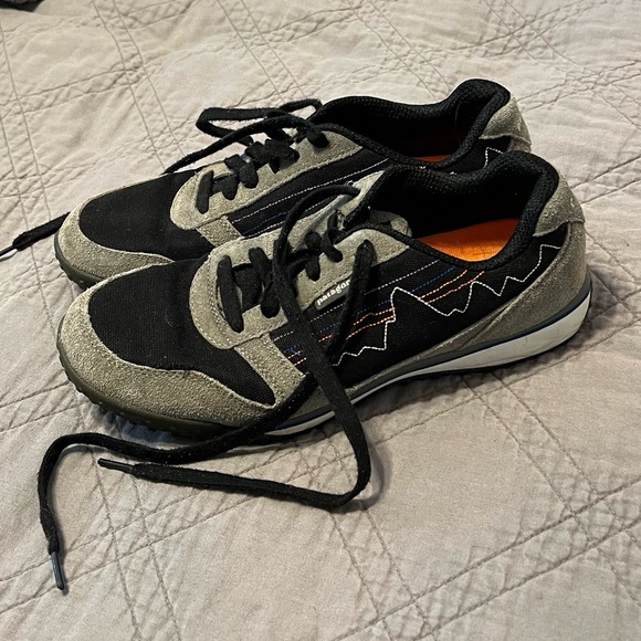 Patagonia Men's Black and Gray Athletic Shoes - Picture 2 of 3